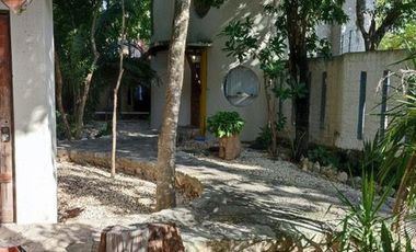 Conjunto de 3 Casas en Venta en el centro de Tulum