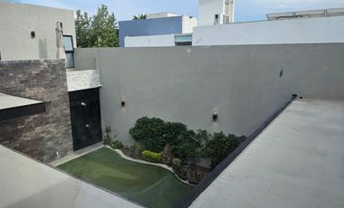 CASA EN VENTA EN CLUB DE GOLF LA LOMA