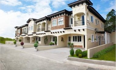Chateau Mansion Townhouse in Versailles Alabang..❗Foreigners can own❗