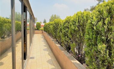 Casa en VENTA en LA HERRADURA, CON ALBERCA EN PASEO DE LA SOLEDAD