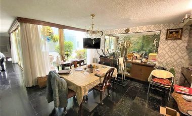 Casa en VENTA en LA HERRADURA, CON ALBERCA EN PASEO DE LA SOLEDAD