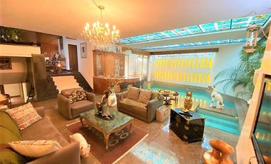 Casa en VENTA en LA HERRADURA, CON ALBERCA EN PASEO DE LA SOLEDAD