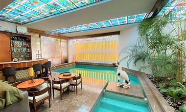 Casa en VENTA en LA HERRADURA, CON ALBERCA EN PASEO DE LA SOLEDAD