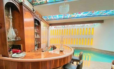 Casa en VENTA en LA HERRADURA, CON ALBERCA EN PASEO DE LA SOLEDAD