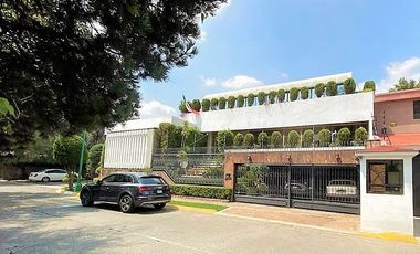 Casa en VENTA en LA HERRADURA, CON ALBERCA EN PASEO DE LA SOLEDAD