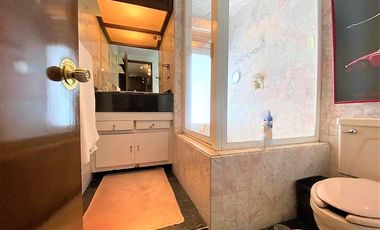 Casa en VENTA en LA HERRADURA, CON ALBERCA EN PASEO DE LA SOLEDAD