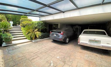 Casa en VENTA en LA HERRADURA, CON ALBERCA EN PASEO DE LA SOLEDAD