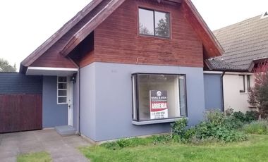 Arrendamos casa de 3 dormitorios en Lomas de Mirasur