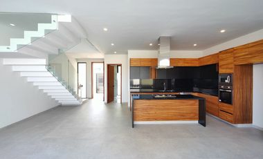 Casa en preventa, 3 rec + estudio y alberca privada, en Fluvial Vallarta