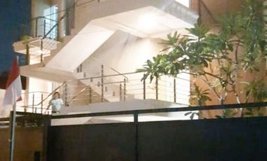 Kost Dekat Kampus UWKS, Mall Ciputra World Surabaya