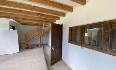 Z O N A S U R . C L Destino habitacional o comercial casa  terreno de 5.000 m2 a orilla de camino público Pedregoso Villarrica