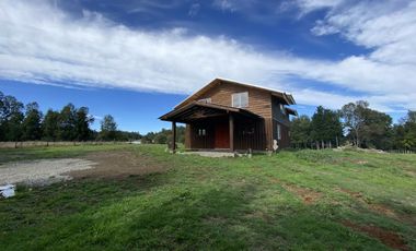 Z O N A S U R . C L Destino habitacional o comercial casa  terreno de 5.000 m2 a orilla de camino público Pedregoso Villarrica