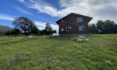 Z O N A S U R . C L Destino habitacional o comercial casa  terreno de 5.000 m2 a orilla de camino público Pedregoso Villarrica