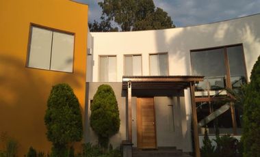 ESPECTACULAR CASA FINOS ACABADOS PISCINA - VILLA