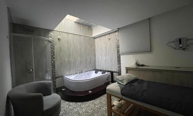 Local comercial central de Venta en Loja en la Av. Gobernación  de Mainas