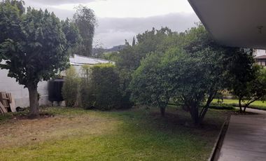 VENDO PROPIEDAD CON 2 CASAS EN URBANIZACION LA CATOLICA CUMBAYA, EXCECLENTE UBICACION A 5 MINUTOS DE LA UNIVERSIDAD SAN FRANCISCO