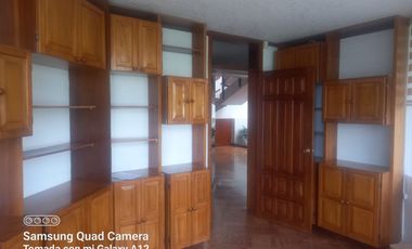 VENDO PROPIEDAD CON 2 CASAS EN URBANIZACION LA CATOLICA CUMBAYA, EXCECLENTE UBICACION A 5 MINUTOS DE LA UNIVERSIDAD SAN FRANCISCO