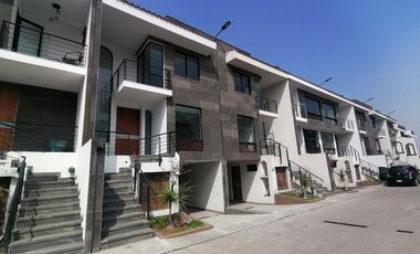 CASA EN FRACCIONAMIENTO PRIVADO, A 7 MINUTOS DE LA AUTOPISTA MÉXICO-QUERÉTARO