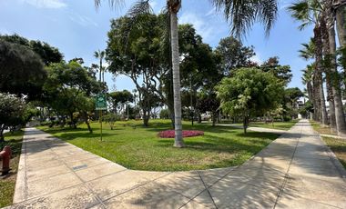 Lindo Dpto. con finos acabados, a 20 pasos del parque Alvariño Urb. Chama Surco.