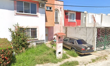 Casa en Remate Bancario en Girasoles, Blanca Mariposa, Villahermosa, Tab. (65% debajo de su valor comercial, Solo recursos propios, Unica Oportunidad)