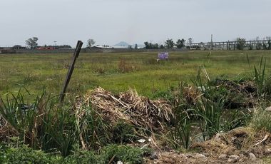 VENTA Terreno con uso de suelo industrial, cercano a avenida, plano.