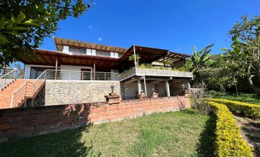 Casa de lujo en venta en Malacatos sector Taxiche