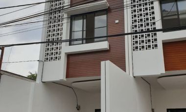 Rumah 2 Lantai Murah Mewah Salemba Jakarta Pusat Akses Lebar Nego Developer