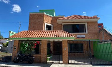 CASA EN VENTA EN EL CENTRO DE  IXTAPAN DE LA SAL MEX