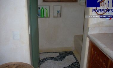 R302 Residencia en Venta 5 recámaras Ixtapa Campo de Golf