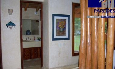 R302 Residencia en Venta 5 recámaras Ixtapa Campo de Golf