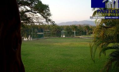 R302 Residencia en Venta 5 recámaras Ixtapa Campo de Golf