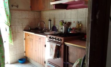 Casa en Iztapalapa, 4 Recamaras 2 Baños, 2 Estacionamientos. frente al Parque Cuhitlauac