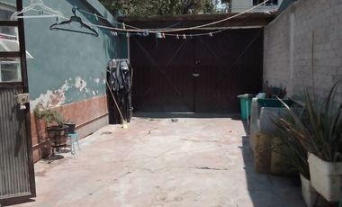 Casa en Iztapalapa, 4 Recamaras 2 Baños, 2 Estacionamientos. frente al Parque Cuhitlauac