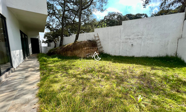 PRECIOSA RESIDENCIA EN VENTA EN NUEVA SECCIÓN DE CONDADO DE SAYAVEDRA