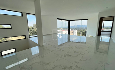 PRECIOSA RESIDENCIA EN VENTA EN NUEVA SECCIÓN DE CONDADO DE SAYAVEDRA