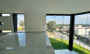 PRECIOSA RESIDENCIA EN VENTA EN NUEVA SECCIÓN DE CONDADO DE SAYAVEDRA