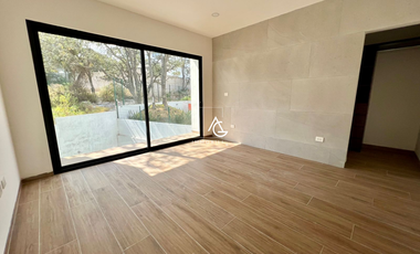 PRECIOSA RESIDENCIA EN VENTA EN NUEVA SECCIÓN DE CONDADO DE SAYAVEDRA