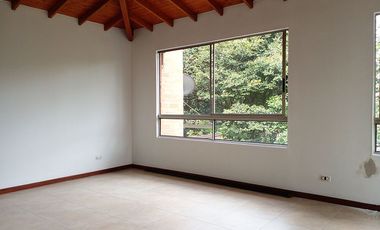 PR12562 ARRIENDO CASA EN SECTOR LOMA DEL ATRAVESADO, ENVIGADO