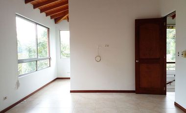 PR12562 ARRIENDO CASA EN SECTOR LOMA DEL ATRAVESADO, ENVIGADO