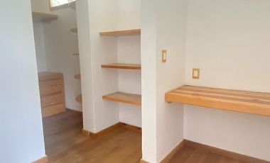 VENTA CASA CON SEGURIDAD BOSQUES DE LA HERRADURA