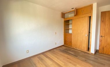 VENTA CASA CON SEGURIDAD BOSQUES DE LA HERRADURA