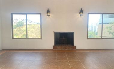 VENTA CASA CON SEGURIDAD BOSQUES DE LA HERRADURA