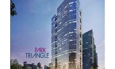 Commercial Office Space for Sale in BGC Park Triangle Corporate plaza near Citibank Ayala Mall