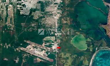 Terreno comercial en venta en Avenida Colosio en Cancún, Quintana Roo.