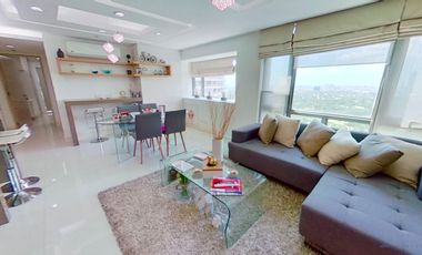 Good Deal 2 Bedroom Unit with Golf View for Sale at Forbeswood Parklane BGC Taguig City