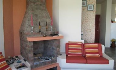 LINDA CASA EN CONDOMINIO MORAVIA 1 : 4  DORMIT, 4 BAÑOS, 2 ESTAC $ 179,000