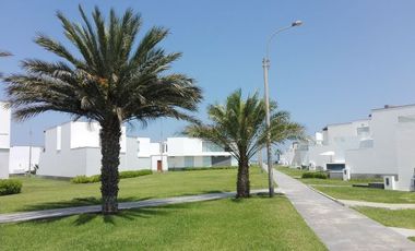 LINDA CASA EN CONDOMINIO MORAVIA 1 : 4  DORMIT, 4 BAÑOS, 2 ESTAC $ 179,000