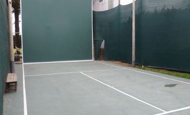 LINDA CASA EN CONDOMINIO MORAVIA 1 : 4  DORMIT, 4 BAÑOS, 2 ESTAC $ 179,000
