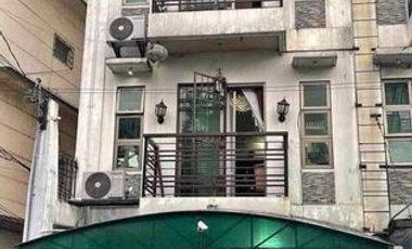 4BR Townhouse For Sale in Mandaluyong City