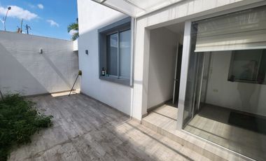 Samborondon, Se renta Excelente departamento 3 dormitorios amoblado con patio